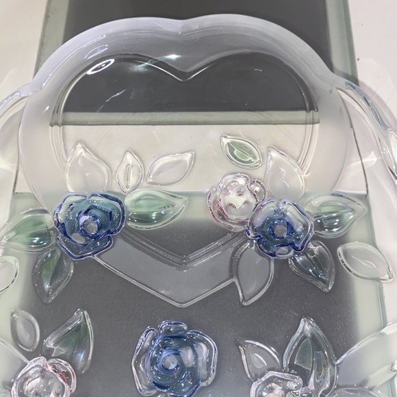 Vintage Studio Nova (Mikasa) Glass Crystal Serving
Platter Hearts&Pastel Flowers - Picture 7 of 9